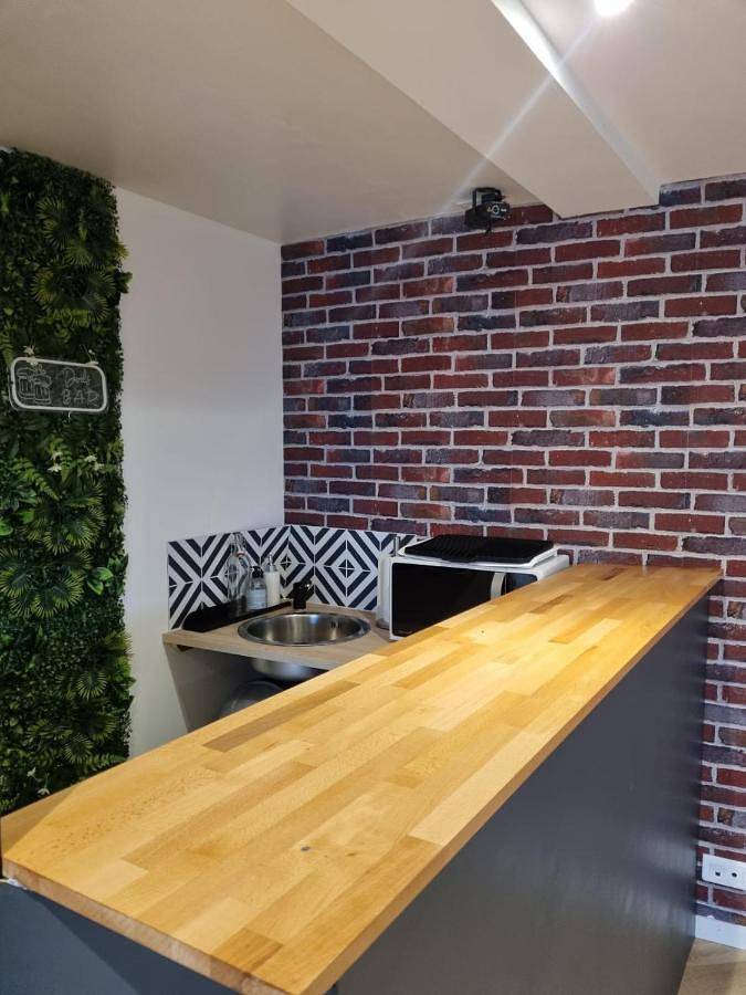 Double Room with Private Bathroom in Criquetot-l'Esneval, Région du Havre