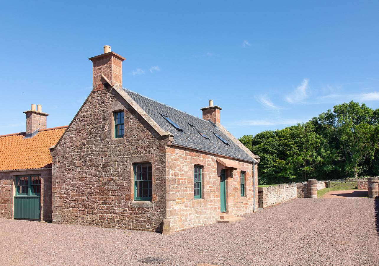 The Grieve's Cottage @ Wild Flower Meadow Steading in Edinburgh and Lothian