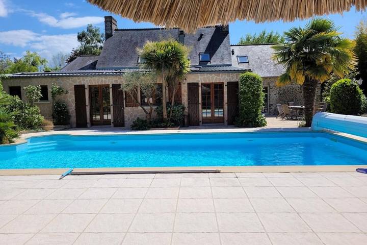 Chalet para 18 personas, con jacuzzi además de piscina y jardín, Se admiten mascotas - 1