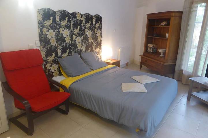 Appartement entier, Studio dans Mas provençal à Avignon (2 personnes) in Avignon, Vaucluse