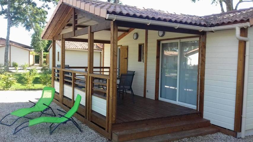 Gîte pour 6 personnes, avec jardin et piscine à Azur - 2