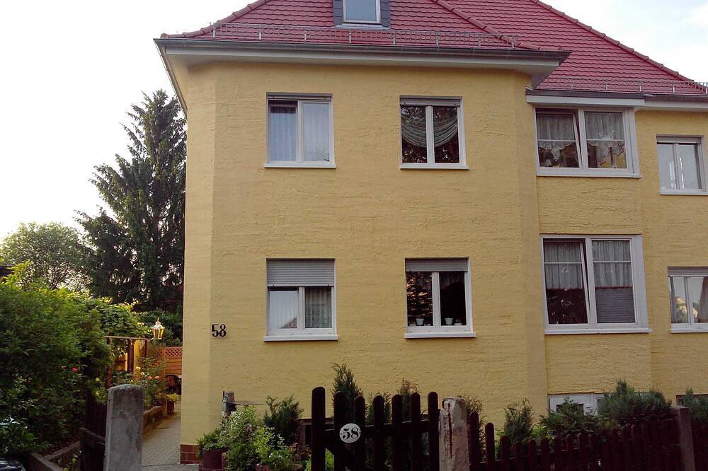 Ganze Wohnung, Ferienwohnung mit herrlichem Blick auf Dresden in Cotta, Dresden
