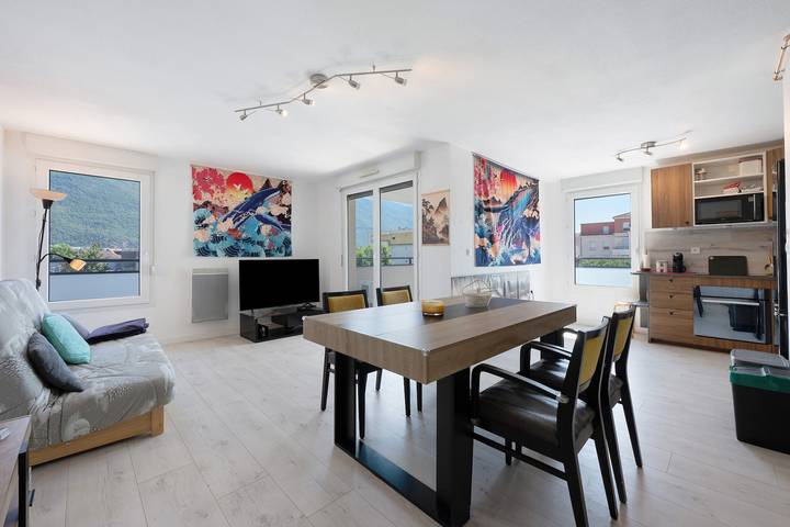 Entire apartment, Apartment 'T3 Comfort, Pool, Terrace' with Mountain View, Wi-Fi and Air Conditioning in Albertville, Albertville region