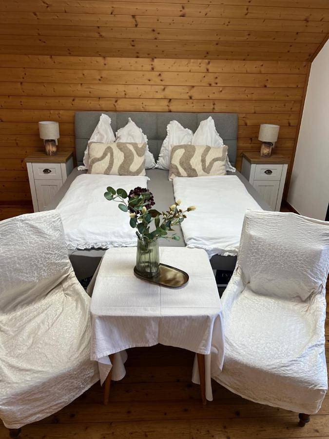 Privatzimmer für 3 Personen, mit Terrasse und Garten in Spittal an der Drau