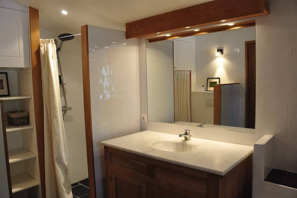 Typical basque house on 65.000 sq ft Outstanding view Heated pool Climatisation in Ascain, Bayonne region