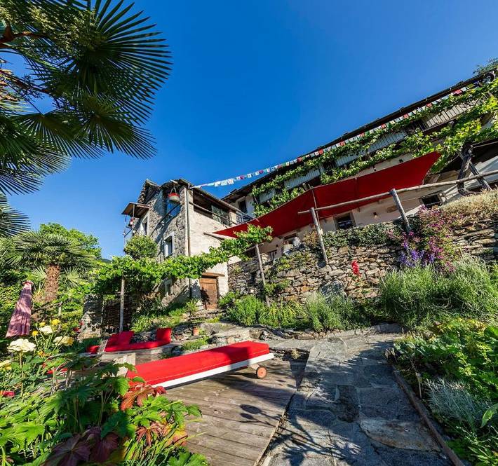 Ferienwohnung für 2 Personen, mit Terrasse und Garten sowie Seeblick und Ausblick in Mergoscia