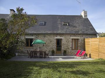 Gîte pour 4 personnes, avec jardin à Lingreville