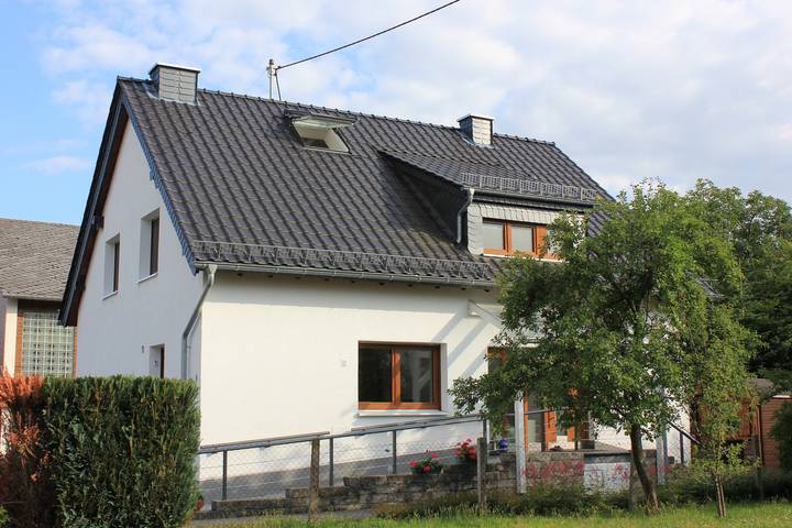 Casa vacanze Däschinger a Mastershausen – stile e comfort per famiglie e gruppi fino a 12 persone in Mastershausen, Hunsruck
