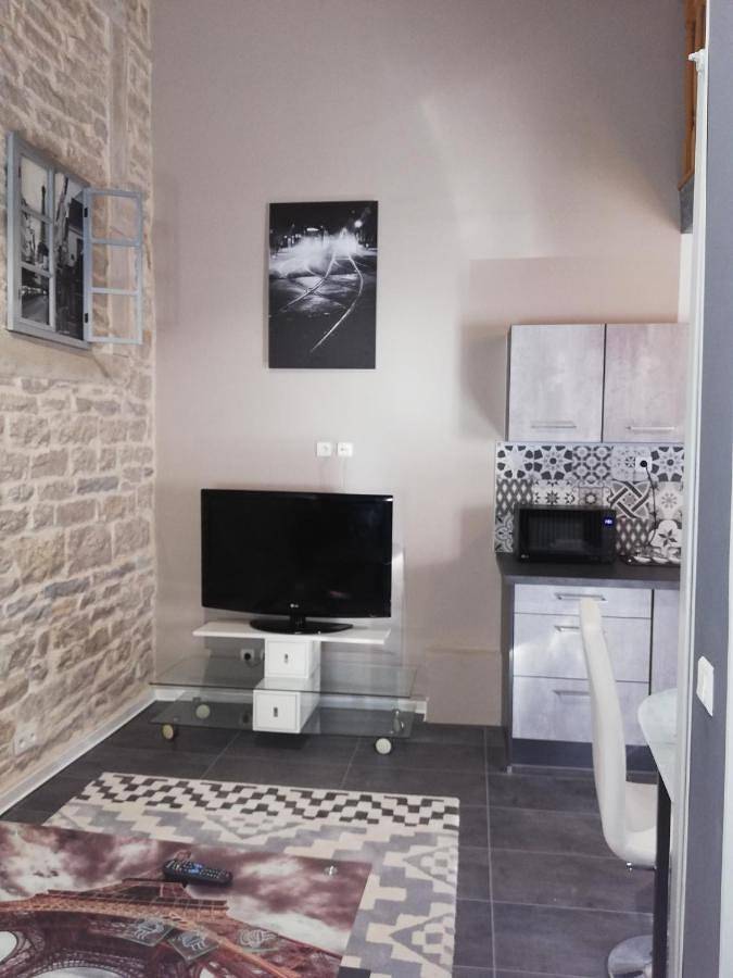 Appartement de vacances pour 3 personnes, avec terrasse ainsi que piscine et vue