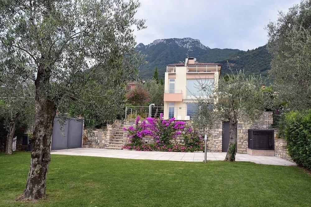Villa mit privatem Swimmingpool und Seeblick in Toscolano-Maderno, Gardasee-Berge
