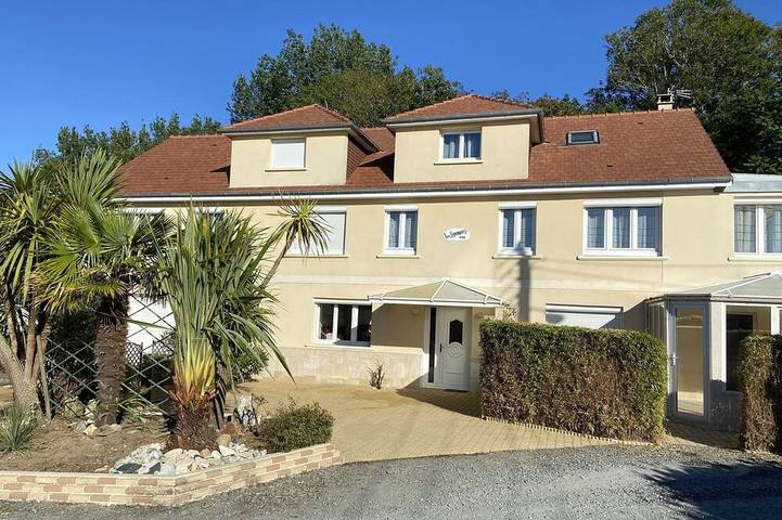Holiday home for 8 people, with terrace and hot tub as well as garden - 1