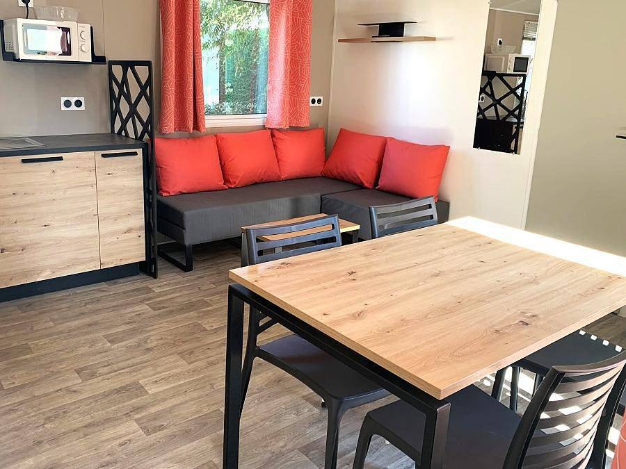 Camping Plein Sud - Mobilhome 5 personnes - Cottage Grand Confort 4/5 personnes in Saint-Jean-de-Monts, Vendée