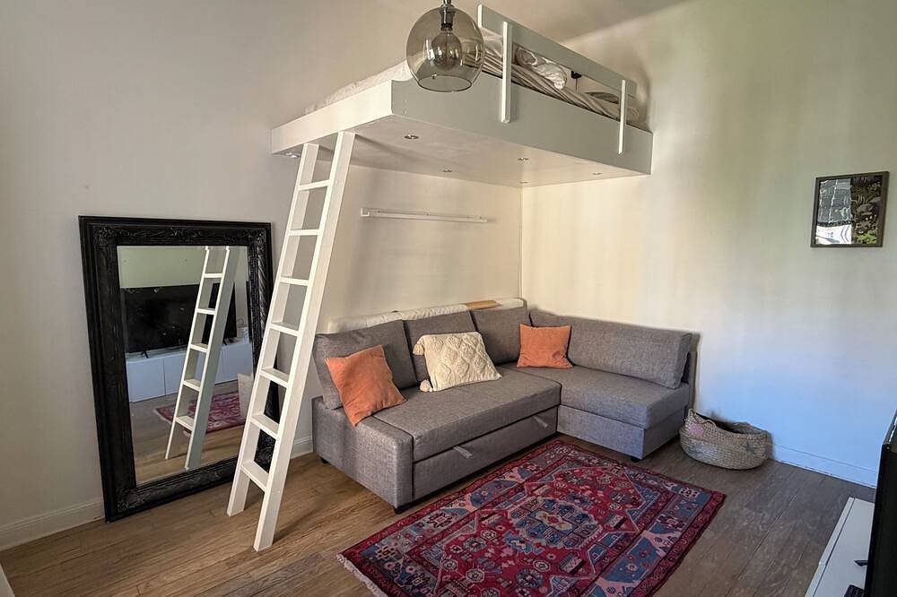 Ganze Wohnung, Charming loftstudio - perfect citystay in Norrmalms stadsdelsområde, Stockholm