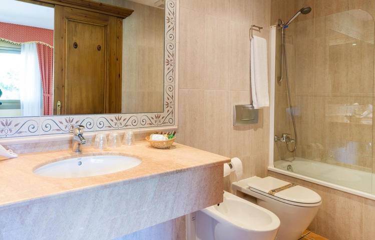 Hôtel pour 2 personnes, avec jardin et piscine à Oliana - 2