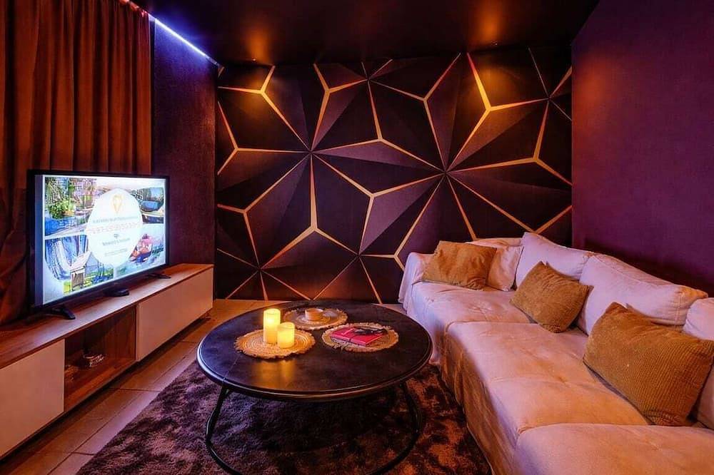 Appartement entier, Expérience Sensuelle & Immersive pour 2 à 4 pers in Saint-Jean-les-Deux-Jumeaux, Seine-et-Marne