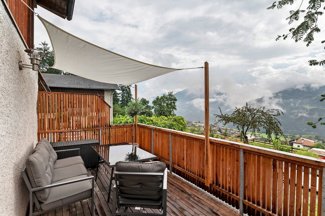 Chalet 'Stieber' mit Bergblick, privater Terrasse und Wlan in Feldthurns, Dolomiti Superski