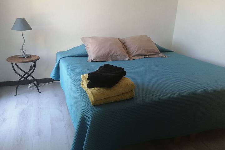 Location de vacances pour 6 personnes, avec jardin et terrasse à Chassiers - 4