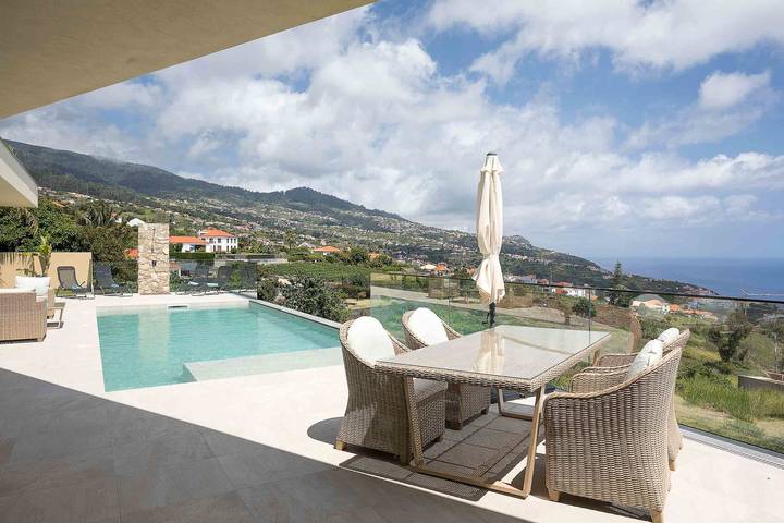 Bungalow para 8 pessoas, com Terraço e Jardim e ainda Piscina and Vista em Madeira