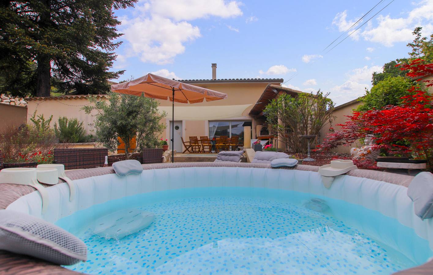 Encantador apartamento cerca del río L'Eyrieux, con wifi y aparcamiento in Saint-Fortunat-sur-Eyrieux, Privas