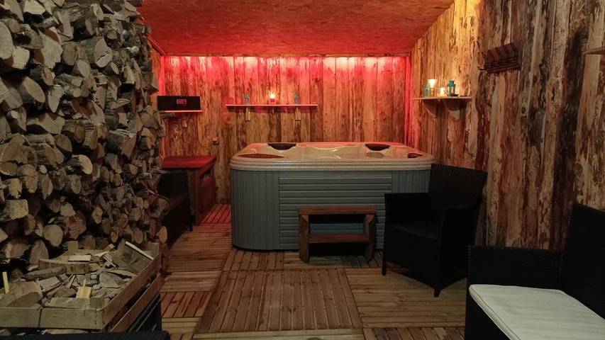 Location de vacances pour 10 personnes, avec jacuzzi et jardin à Fresse - 2