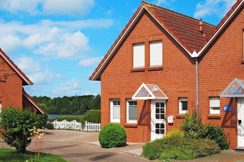 Atemberaubendes  Ferienhaus für 4 Personen mit  W-Lan, Tv, Terrasse und Parkplatz in Großefehn, Landkreis Aurich