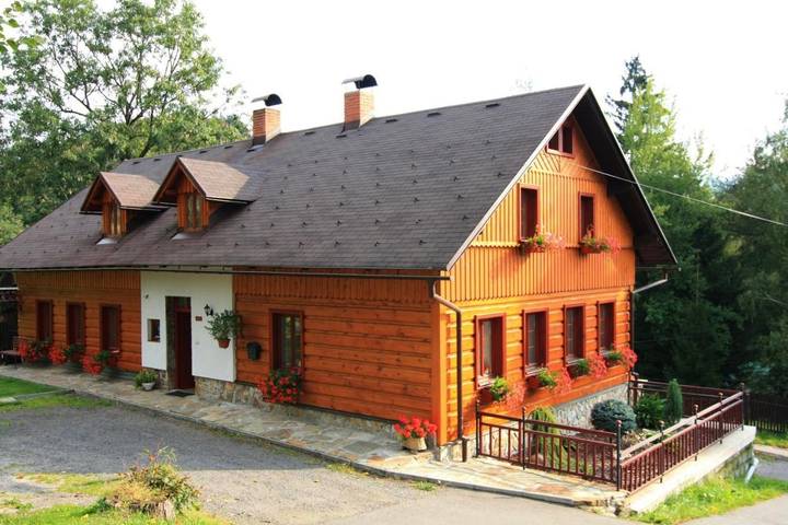 Dom dla 13 osób, z basen i ogród, Dla rodziny w Paseky nad Jizerou