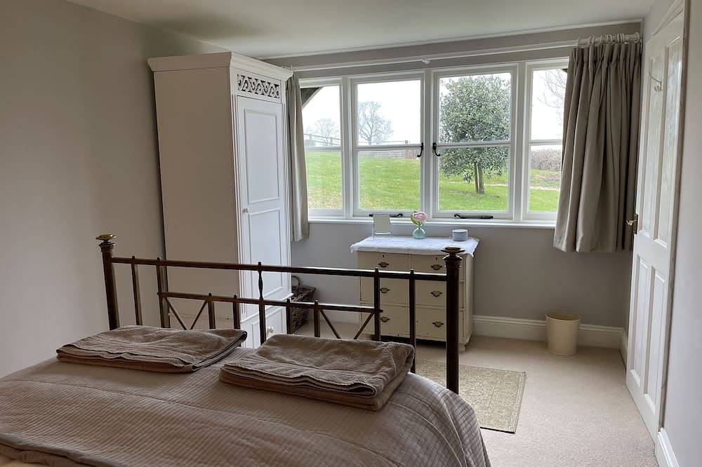 A one bedroom self catering property in an idyllic valley setting. in Stroud, Gloucestershire