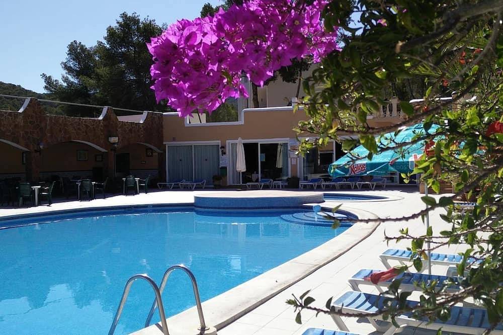 Apartamento entero, Renovado,Deck Panoramico Mar Sunset 4' Playa Vadella ! Last Week August 15% Off! in Cala Vedella, Sant Josep de sa Talaia