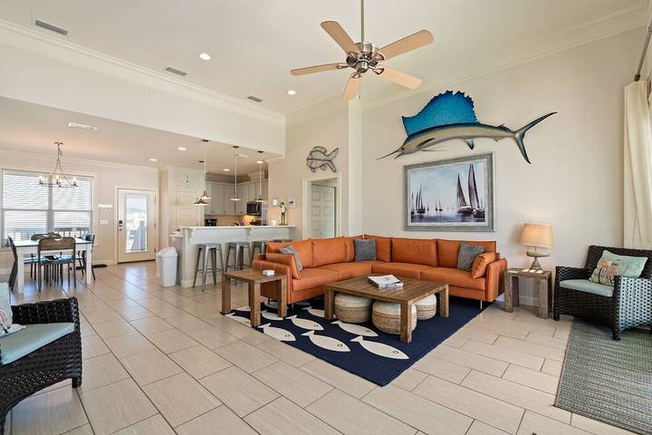 Vacation house for 14 people, with terrace in Dauphin Island