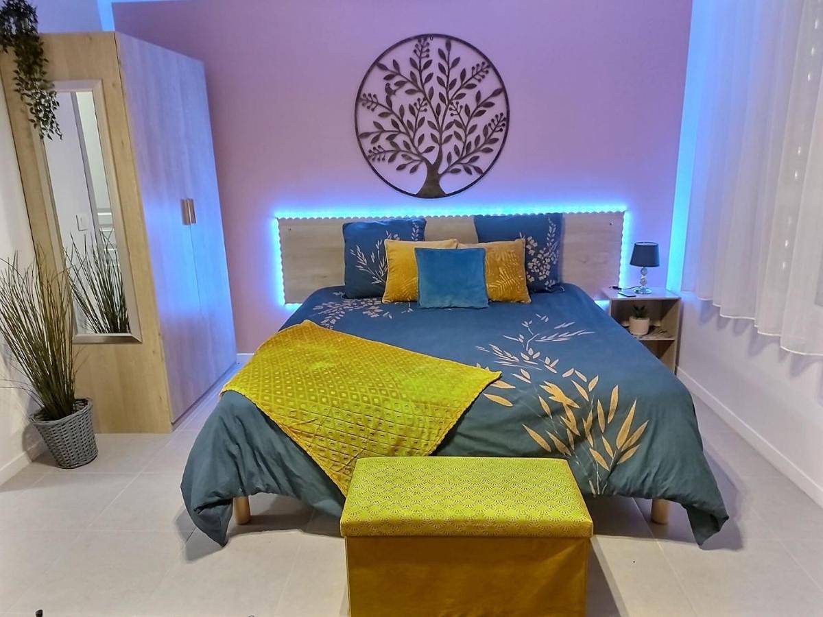 Appartement entier, One-Bedroom Apartment in Moussy-le-Neuf, Seine-et-Marne