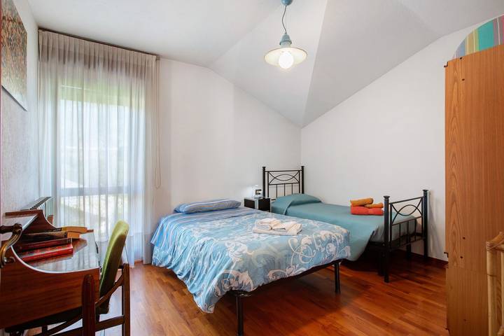 Entire apartment, Apartment 'Casa Lella Clemy' with Mountain View, Balcony and Wi-Fi in Aymavilles, Comune di Aymavilles