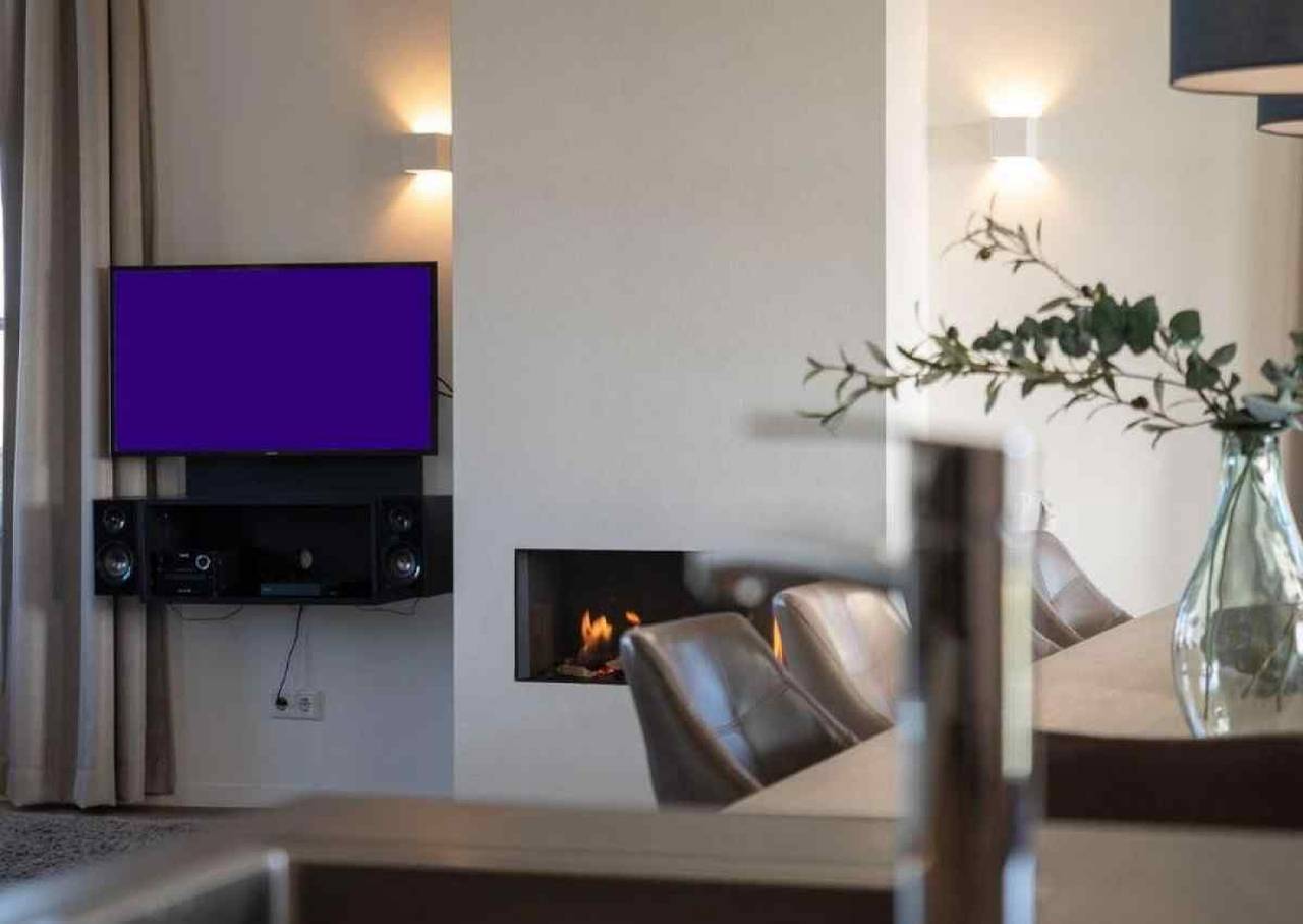 Wonderful 10-person holiday home in Colijnsplaat with sauna and whirlpool. in Colijnsplaat, Côte de Zeeland