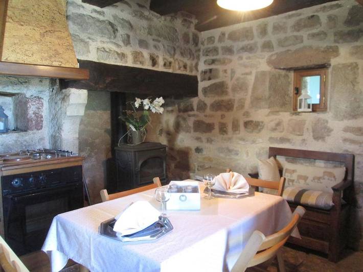 Location de vacances pour 4 personnes, avec piscine et balcon à Saint-Jean-Lagineste - 4