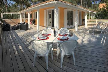 Gîte pour 6 personnes, avec piscine et terrasse ainsi que jacuzzi et sauna à Le Porge