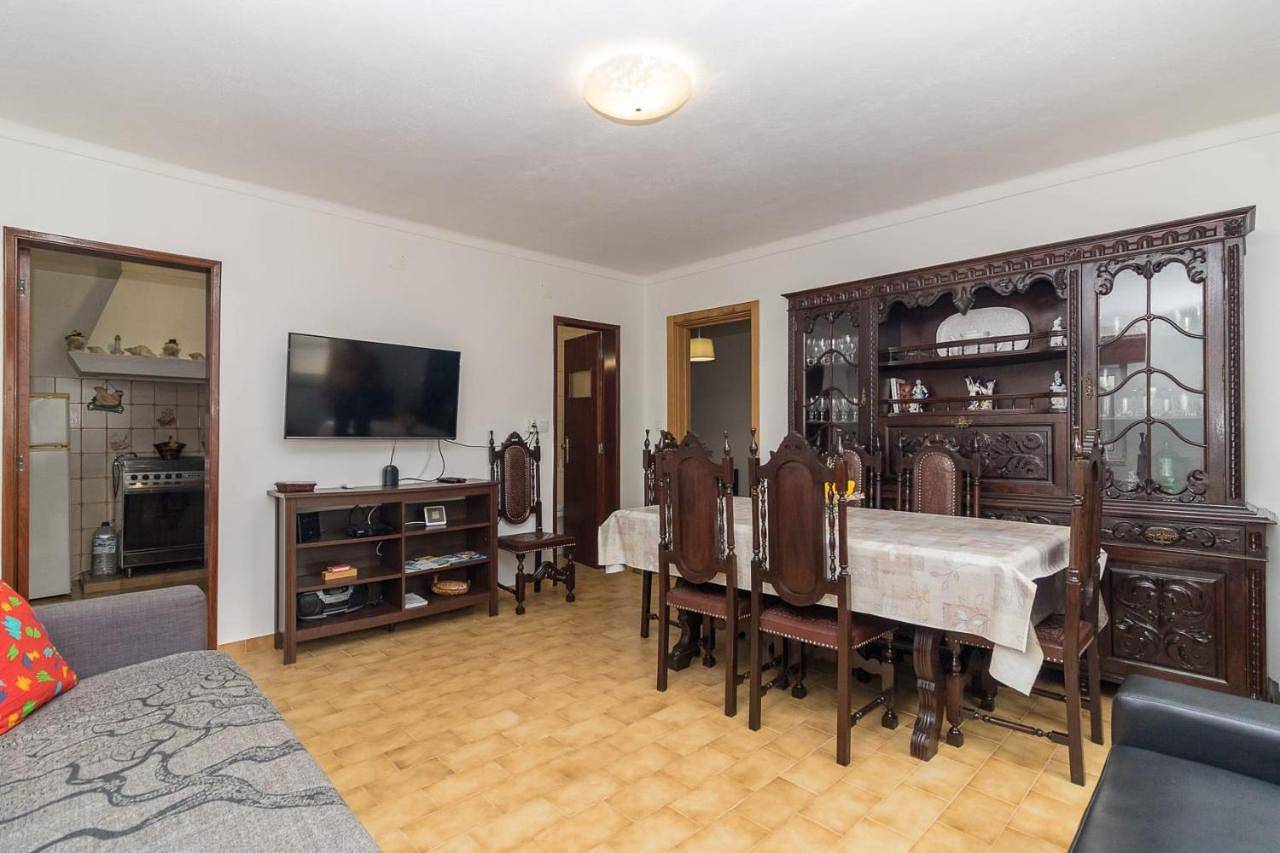 Three-Bedroom House in Chouto, Parreira e Chouto