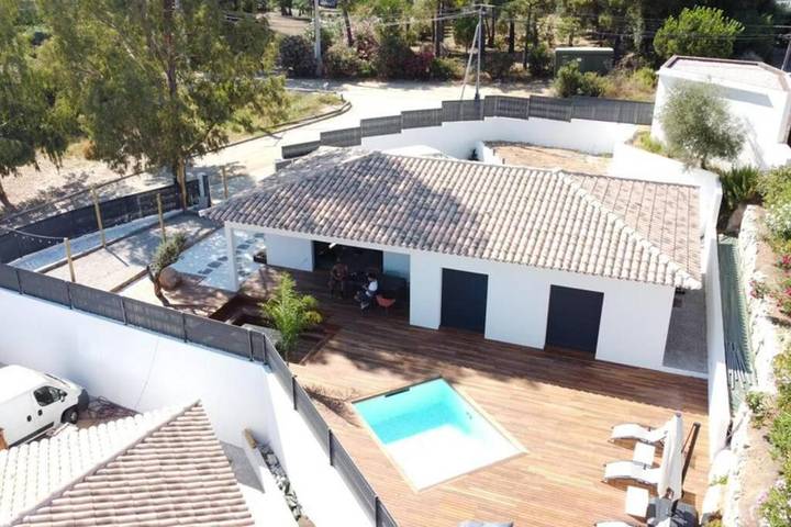 Villa pour 6 personnes, avec vue et piscine ainsi que terrasse et jardin dans Porticcio - 2