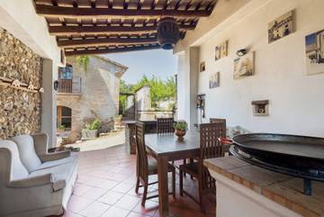 Villa for 15 Guests in els Hostalets de Pierola, Penedes DO, Picture 4