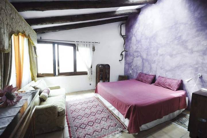 Fantástica Villa a 5 minutos de Sitges!! 19 Sleepers, wifi, piscina in San Pedro de Ribas, Garraf