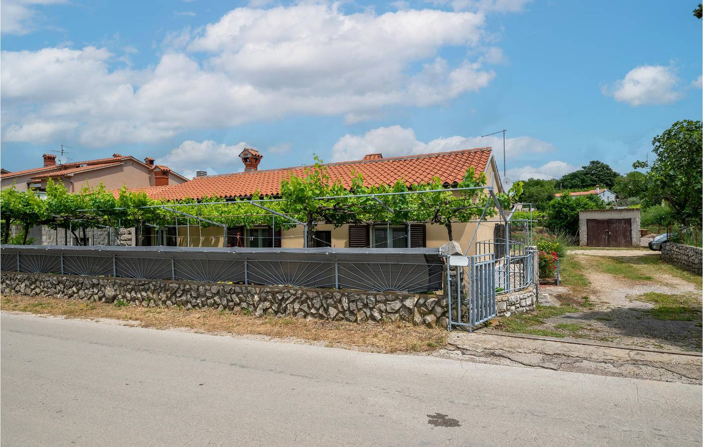Maison de vacances pour 6 personnes avec terrasse in Presika, Côte Est de l'Istrie