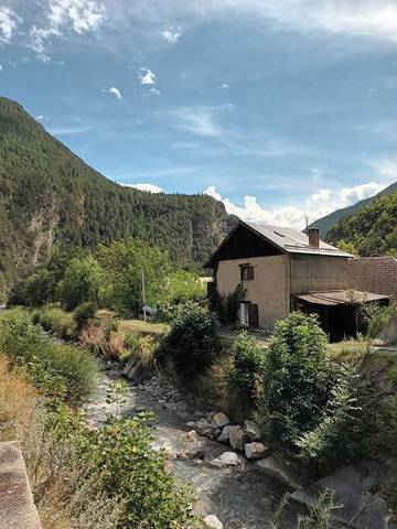 Gîte pour 8 personnes, avec vue et jardin, animaux acceptés à La Condamine-Châtelard