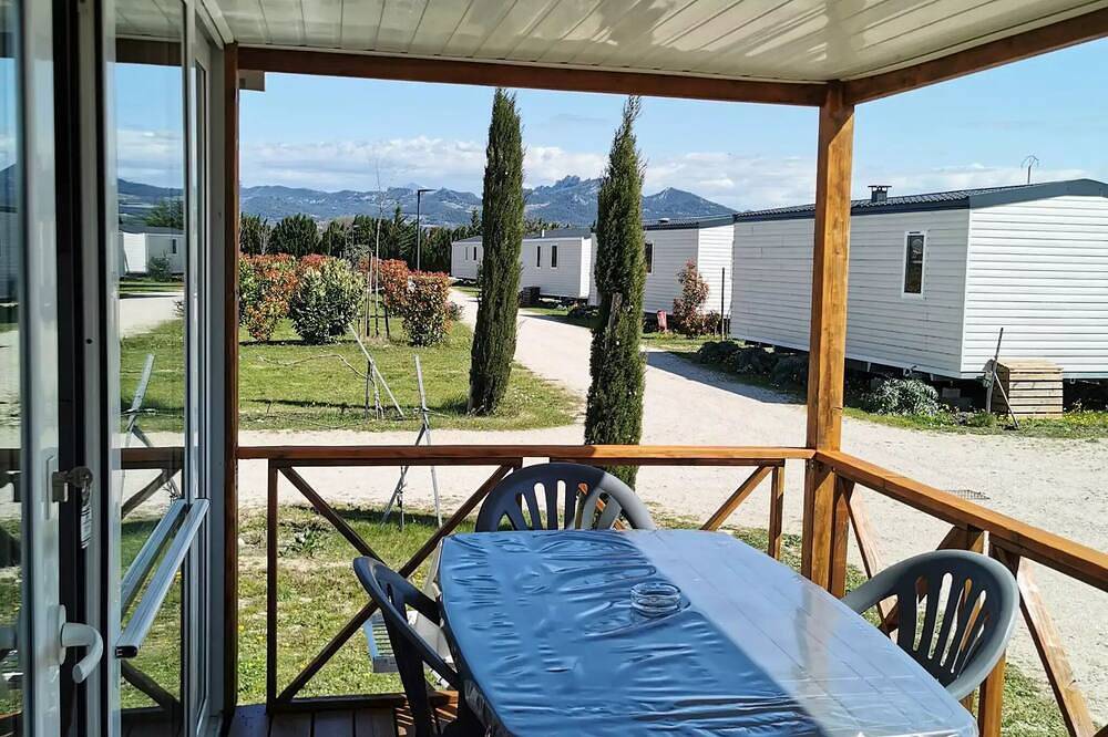 Les Favards campsites**** - Mobil Home Confort 3 rooms 6 people Air-conditioned in Violès, Vaucluse