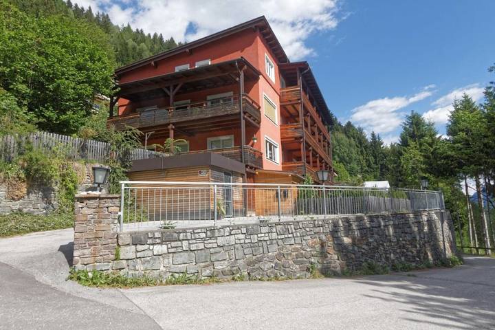 Ferienwohnung für 6 Personen, mit Terrasse und Garten sowie Ausblick