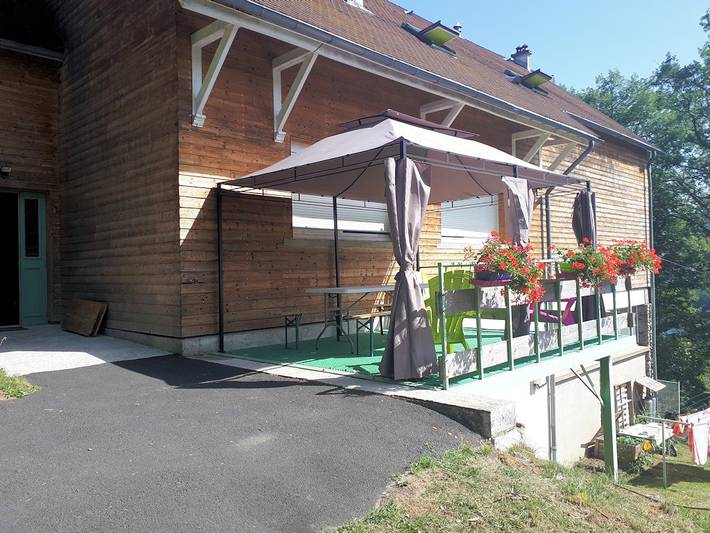 Gîte pour 17 personnes, avec terrasse et vue sur le lac dans Lac du Barrage de Grandval - 4