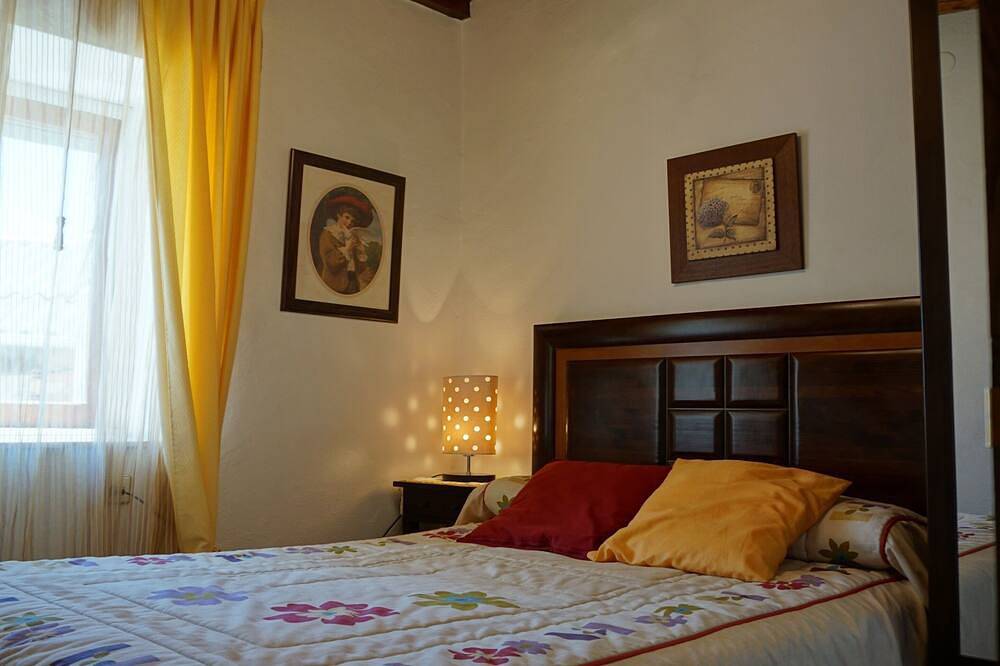 Casa Maricuelo, Independiente, Cerca De La Playa De Peñarronda in Las Figueras, Castropol