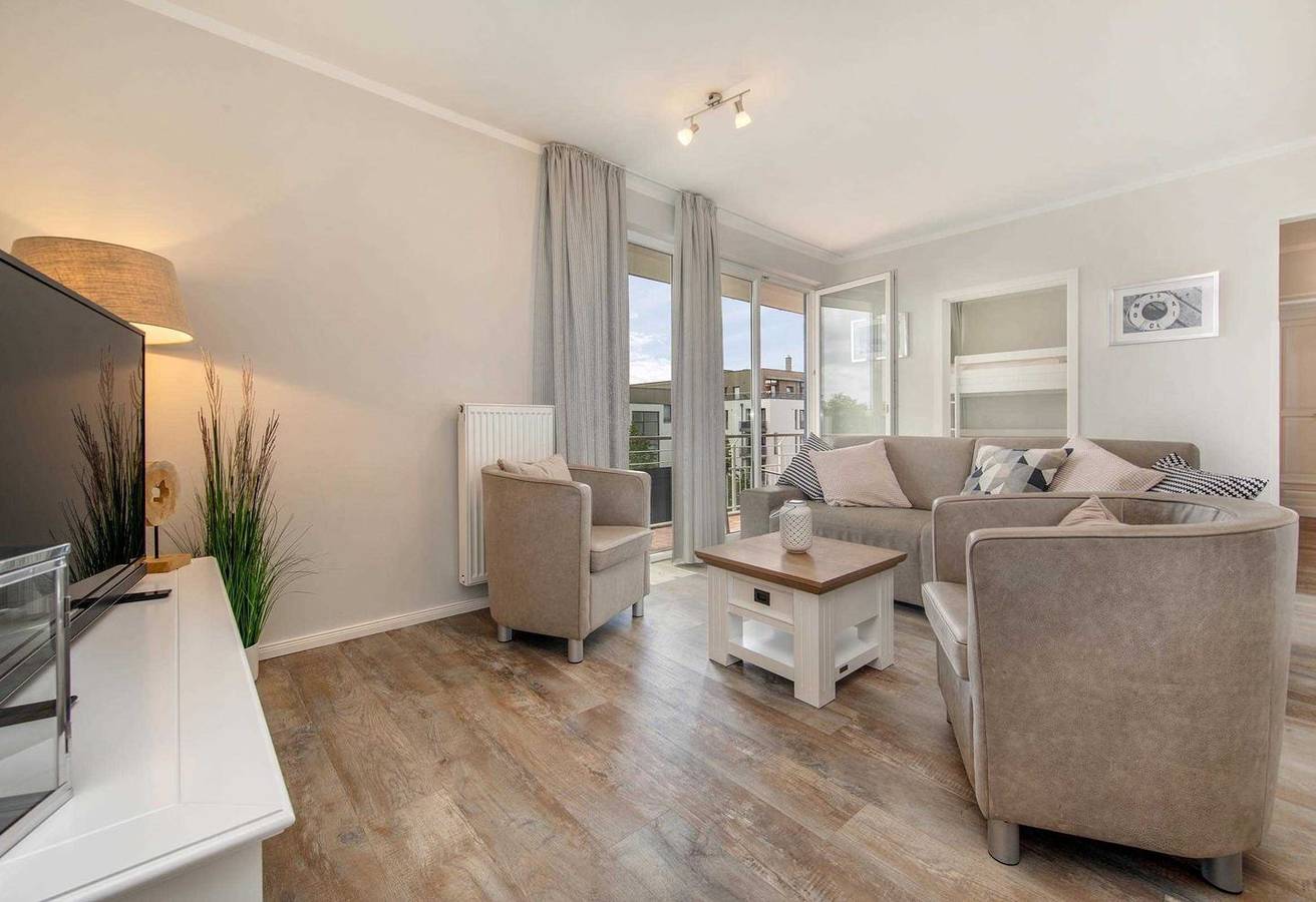Hel lägenhet, Moderne Ferienwohnung in Strandnähe mit Sauna, Fitnessraum und Fahrstuhl im Haus in Ostseebad Binz, Binz