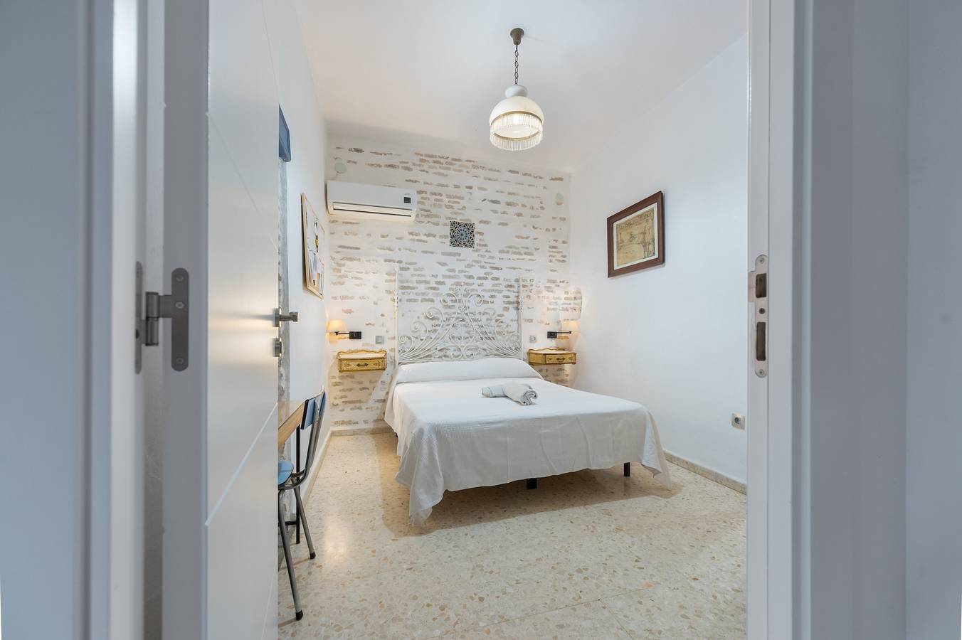Ganze Wohnung, Apartment 'Doble Superior' mit Wlan und Klimaanlage in Casco Antiguo, Sevilla