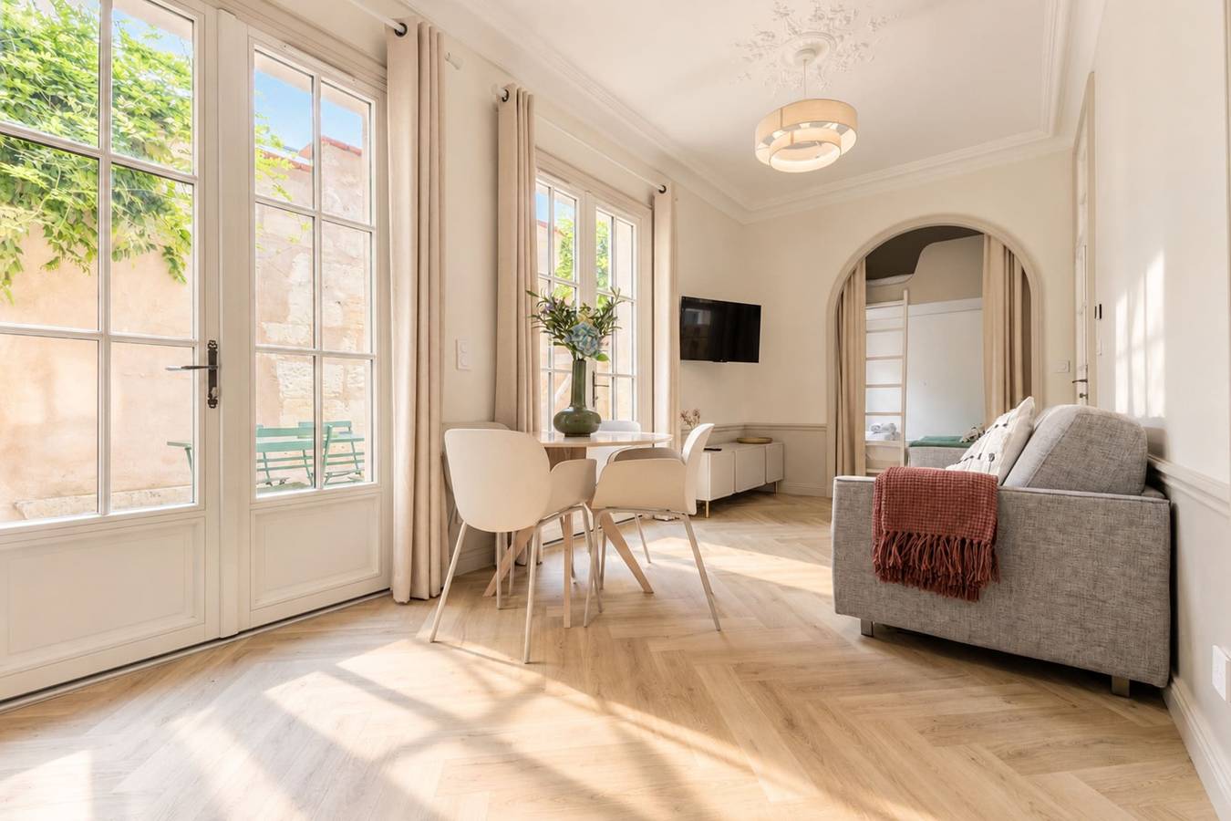 Apartamento entero, Piso con Terraza y A/C, corazón de Chartrons in Burdeos, Región de Burdeos