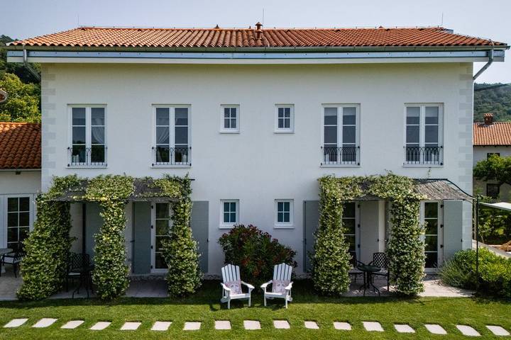 Ferienhaus für 12 Personen, mit Sauna und Terrasse sowie Garten