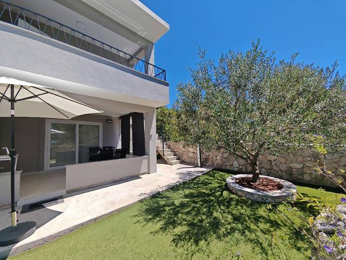 Ferienwohnung für 5 Personen, mit Garten und Ausblick