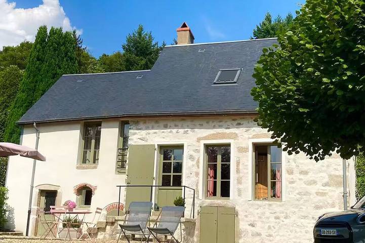 Location de vacances pour 5 personnes, avec jardin à Saint-Prix (Saône-et-Loire)